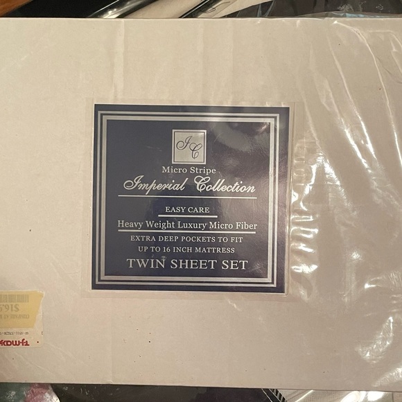 Twin Size Bed sheet set - Picture 2 of 2